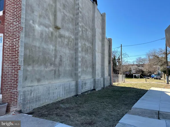 2340 Barclay St, Baltimore, MD 21218