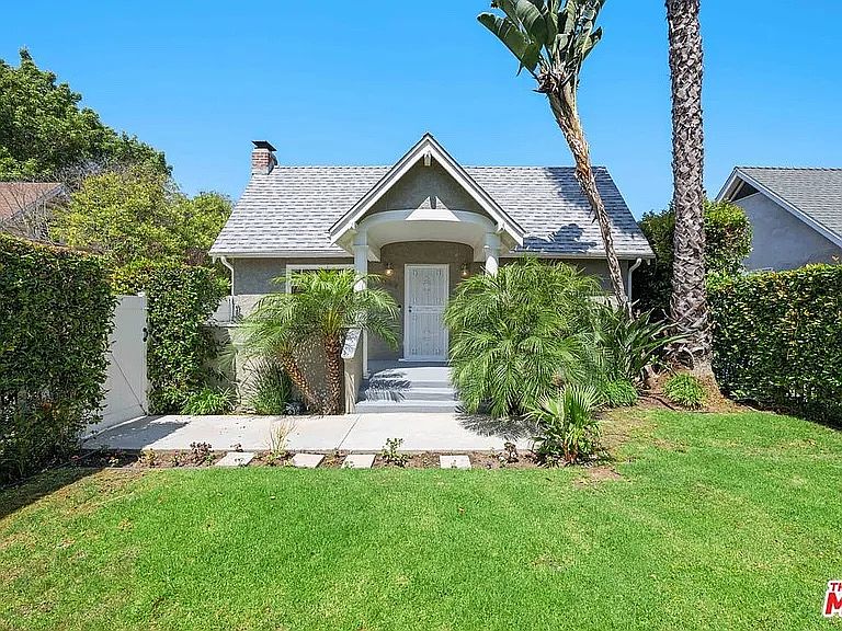 1st image of 1149 N Poinsettia Pl #1
