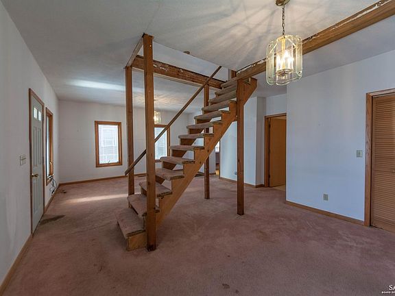 5th image of 114 W Kirwin Ave
