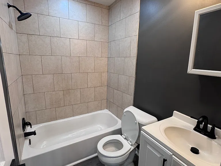 2135 Winfield Ave — Photo 8