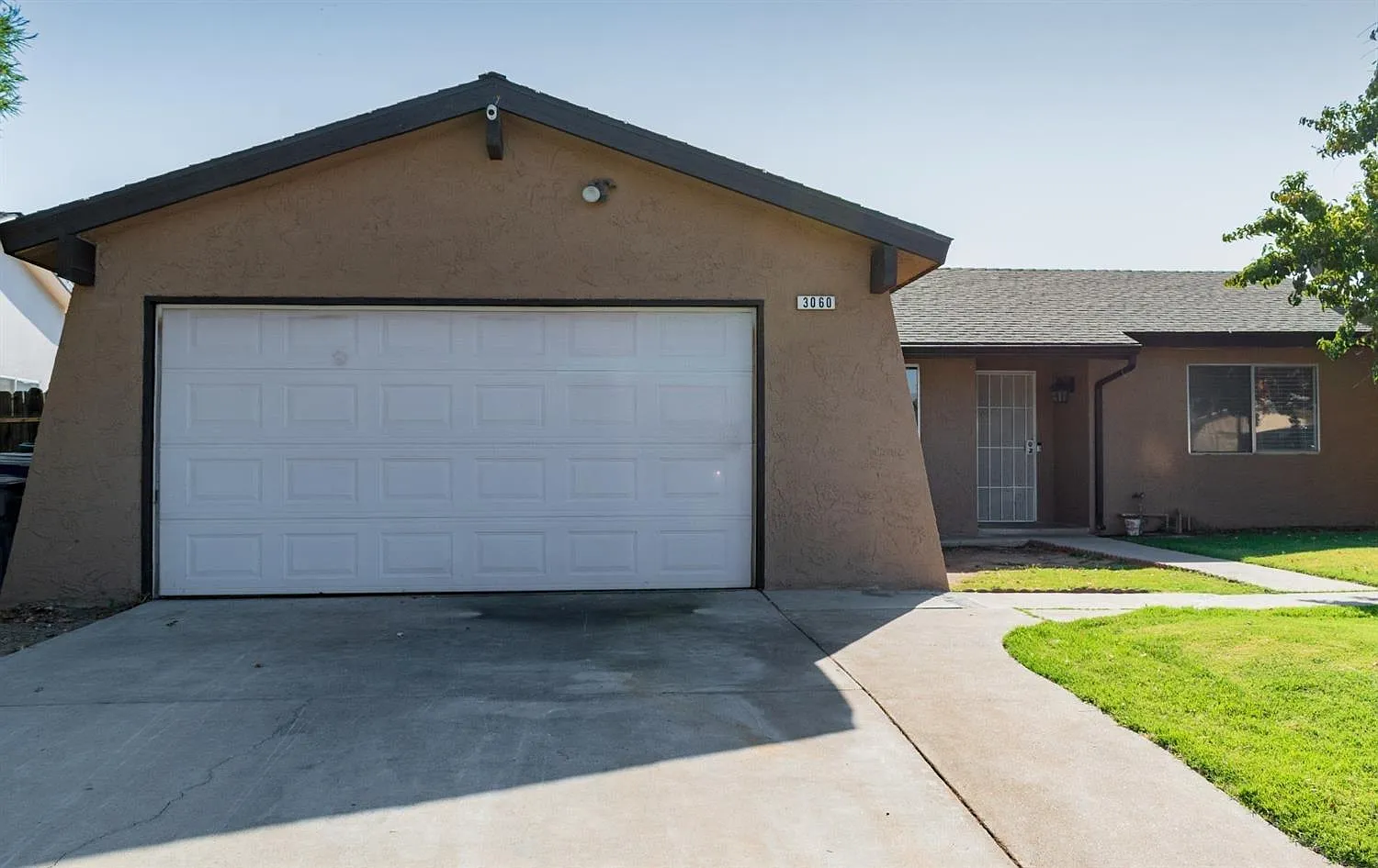 3060 N Wapoma Ave photo 1
