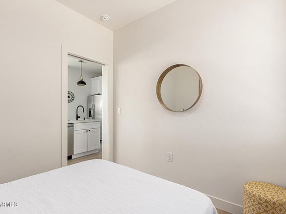2nd image of 1508 W Sherman St #B