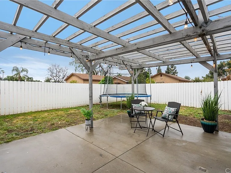 804 W Gladstone St — Photo 10