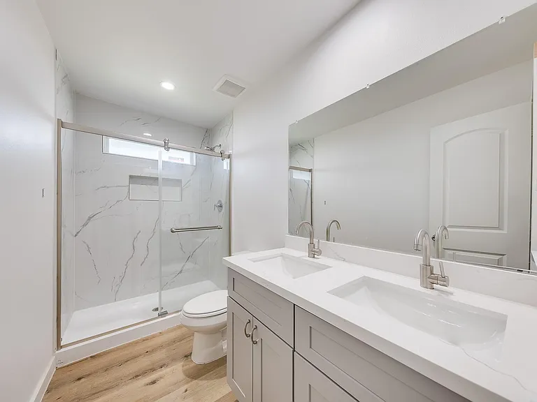 3635 Ward St — Photo 4