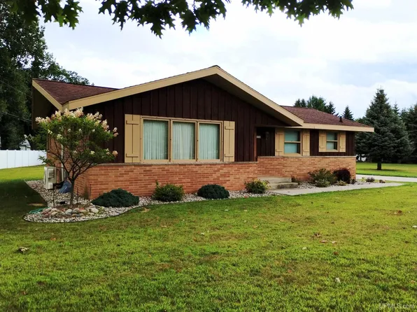 6684 N 3rd St, Wells, MI 49894