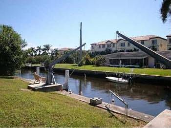 1st image of 806 Bamboo Ln