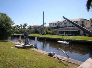 806 Bamboo Ln, Delray Beach, FL 33483