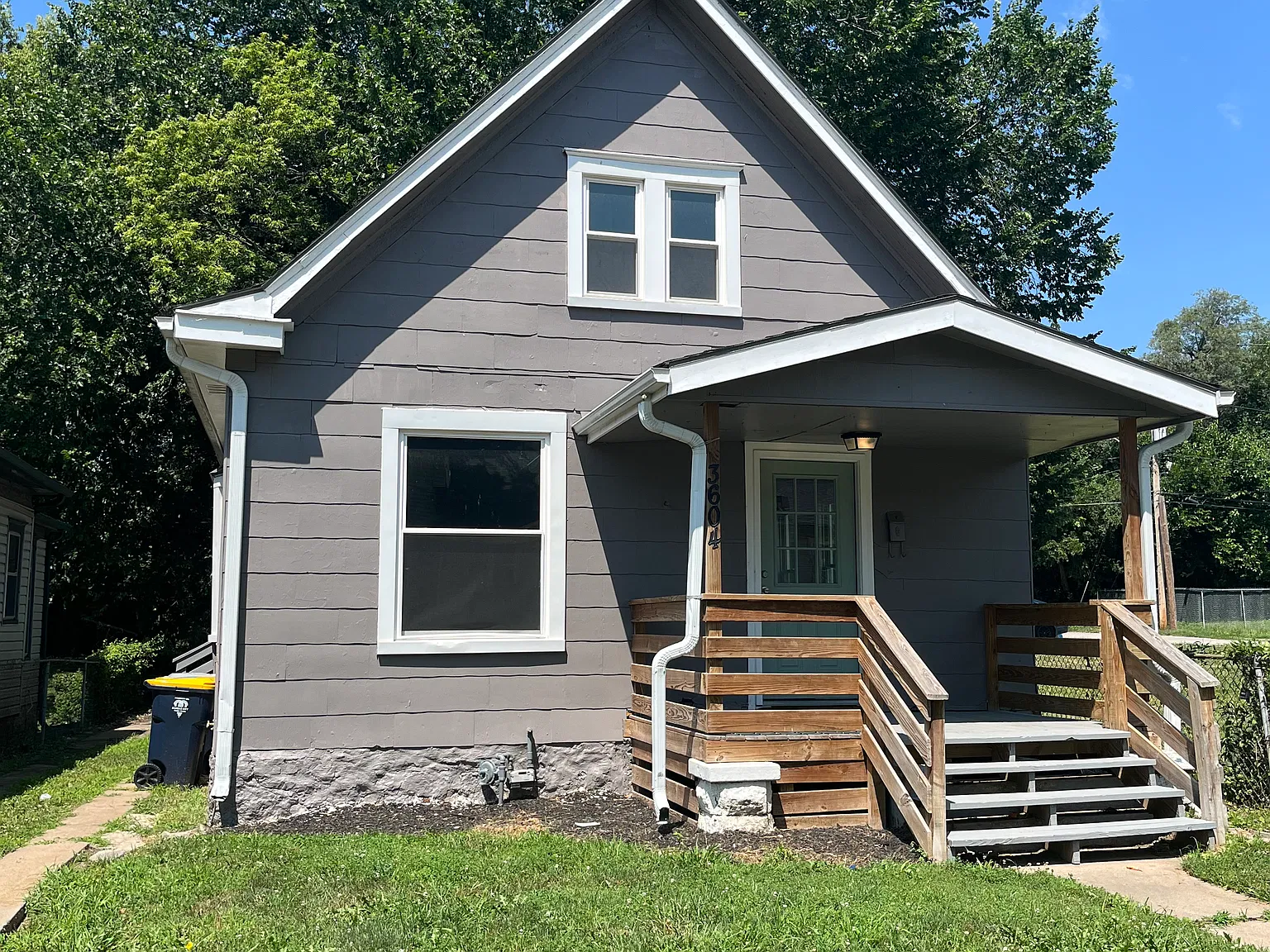 3604 Highland Ave — Photo 2