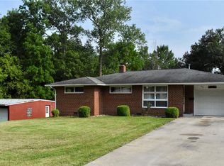 308 E Curtis St, Newton, IL 62448
