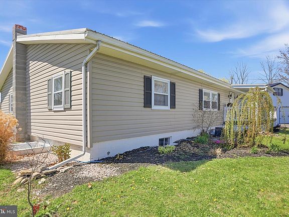 3rd image of 690 Williamson Rd