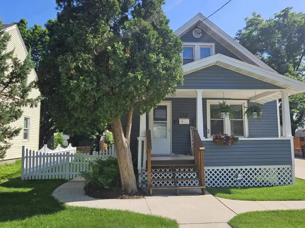 216 10 1/2 St SE, Rochester, MN 55904