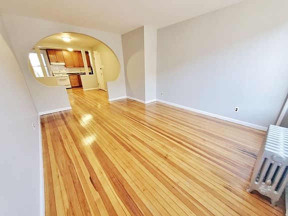 5th image of 30-24 49th St #Cc2