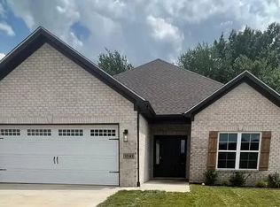 1041 County House Ln, Bowling Green, KY 42101