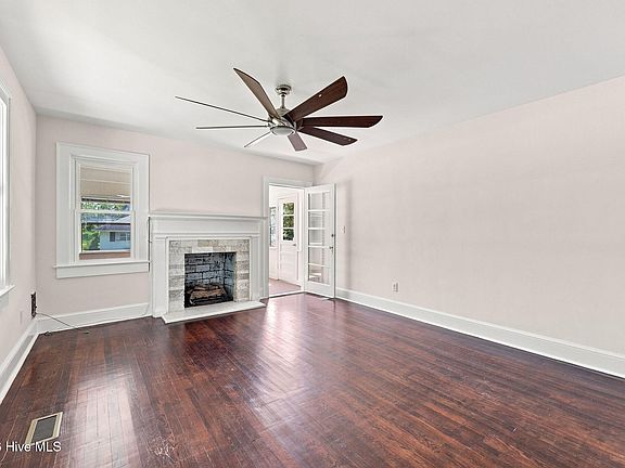 4th image of 301 W 15th Street