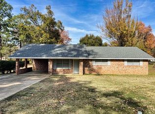 444 Debellevue Dr, Marksville, LA 71351