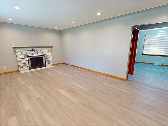 4th image of 3027 Goleta Ave