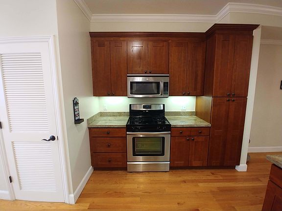 5th image of 1350A Stevenson St