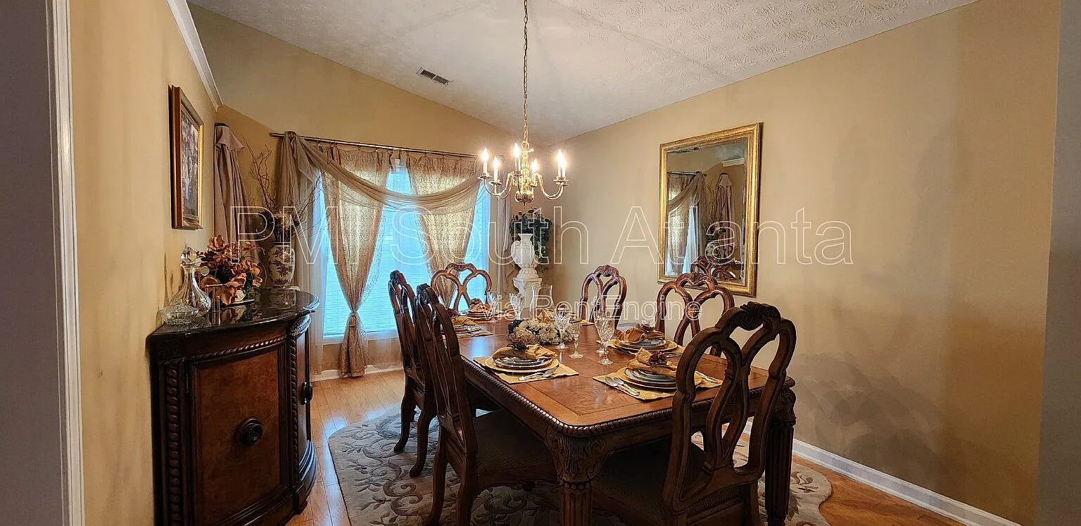 5 bed, 3.0 bath, 2656 sqft, $2,800 — Photo 4