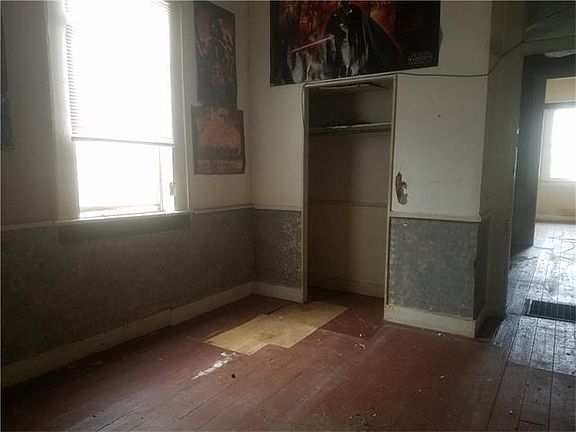 3rd image of 408 Pacific Ave