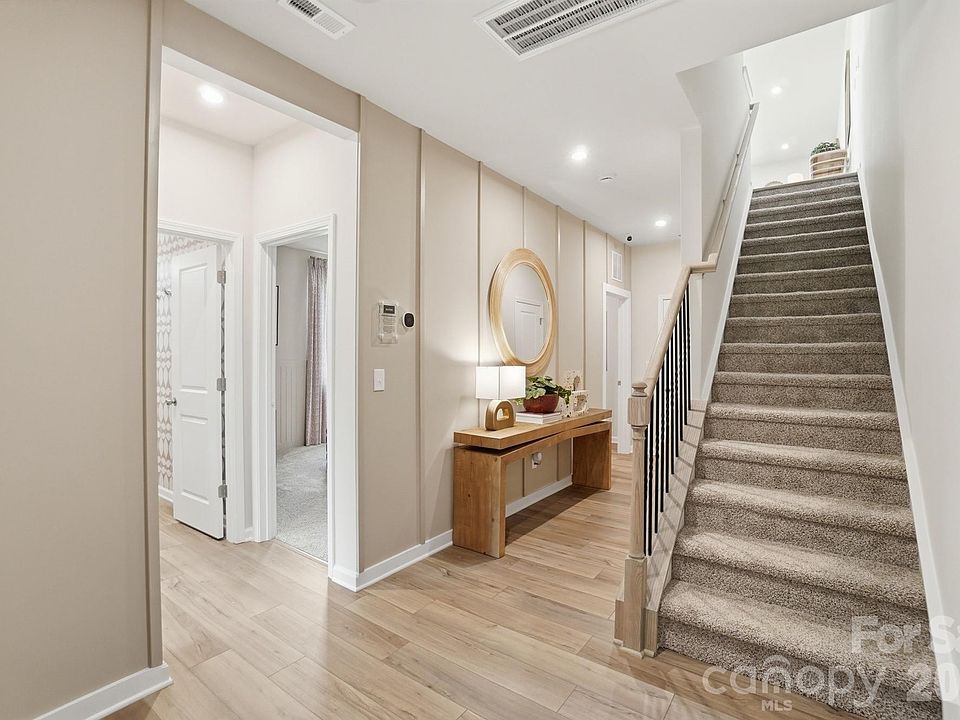 1st image of 617 Markfield St #186