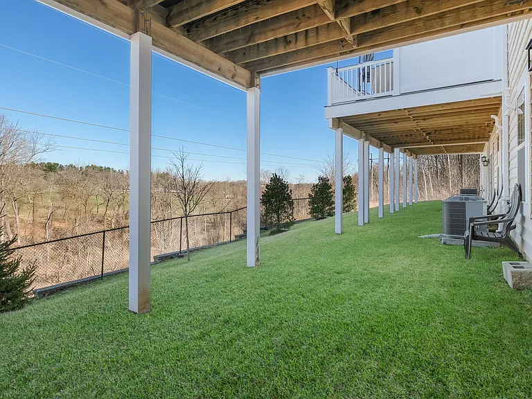 44 Hunters Ln — Photo 31