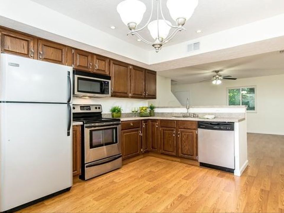 1st image of 3245 Summerdale Ln