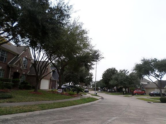 5th image of 7030 Clustering Oak Ct