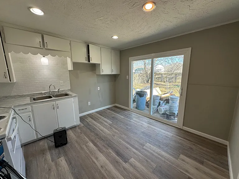 1128 E Aberdeen St — Photo 11