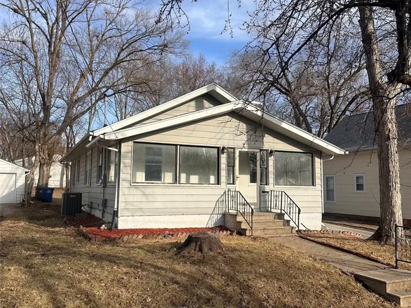 2415 Amherst St, Des Moines, IA 50313