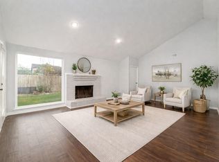 7107 Plaza Del Sol Dr, Houston, TX 77083