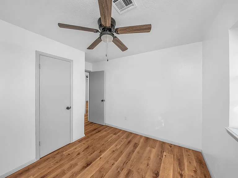305 NE Angus St — Photo 15