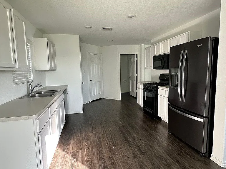 5434 Logan Dale Dr — Photo 9