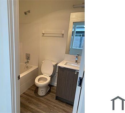 2nd image of 212 NE 180th St Unit B