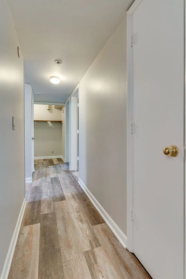 Updated ground floor unit across from Madison Park — Photo 4
