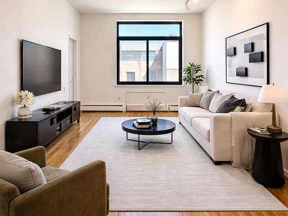 3rd image of 449 W 44th St APT 4A