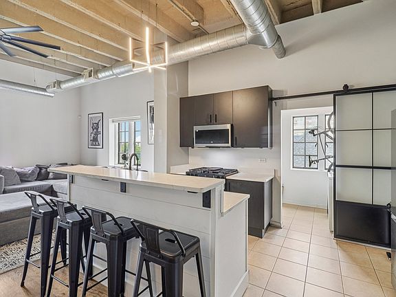 5th image of 4545 S Drexel Blvd Unit 4C