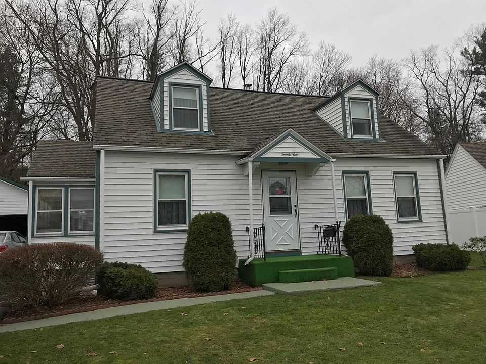 1st image of 29 Dewitt Dr