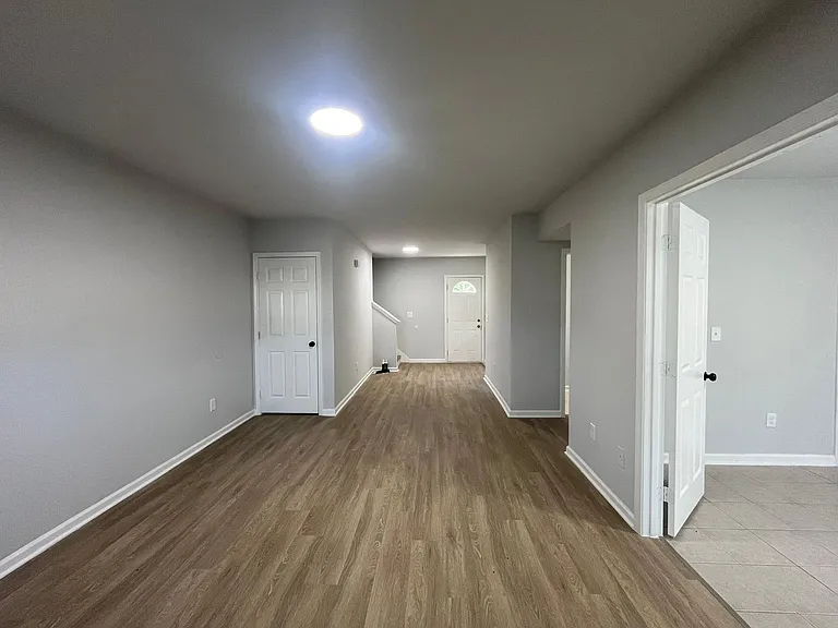 1047 Wheel House Ln #B — Photo 9
