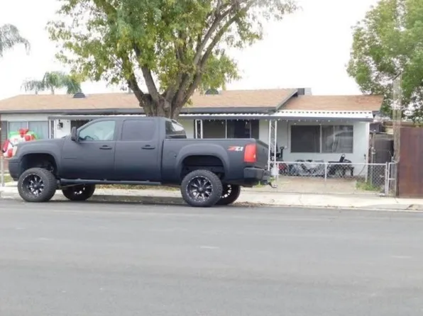 320 9th Ave, Delano, CA 93215