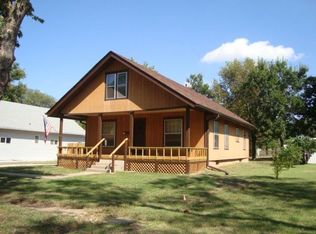 140 S Cedar St, Marion, KS 66861
