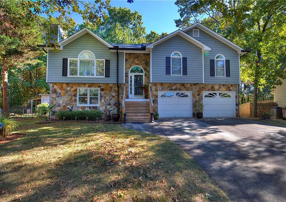 1st image of 51 White Oak Dr SE