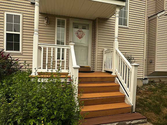 3rd image of 2402 Rockledge Ct