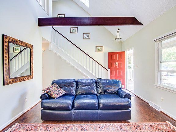 3rd image of 108 Elkridge Dr