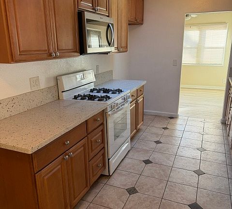 3rd image of 1740 Citrus Ave