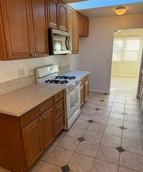 1740 Citrus Ave — Photo 6