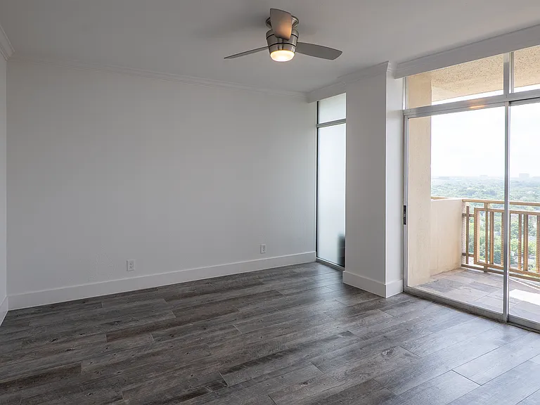 6211 W Northwest Hwy #1903 — Photo 3