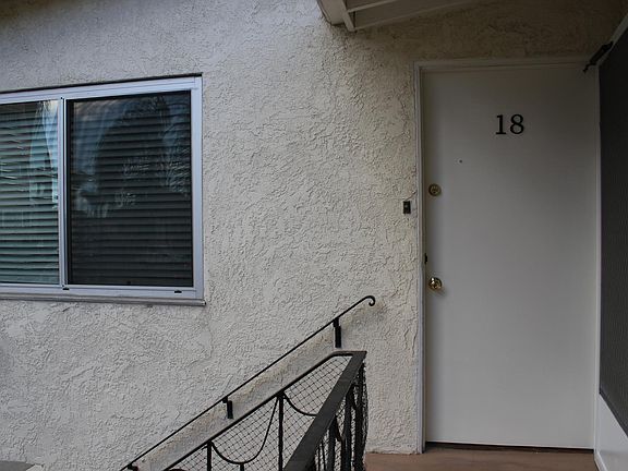 4th image of 18 Gaviota Ave #18