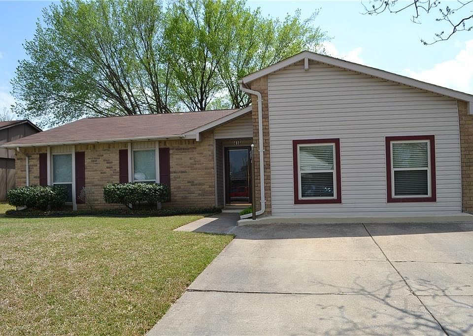 1st image of 416 Rockcrest Dr