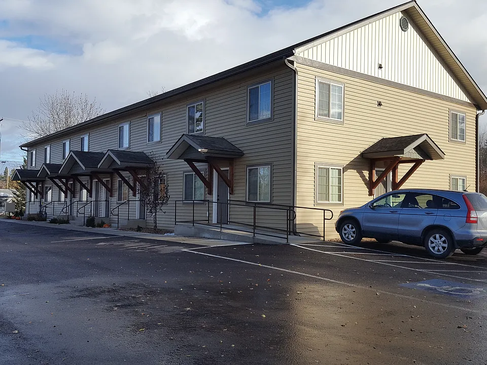 32 W Evergreen Dr