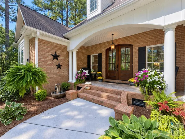 4950 River Hills Dr, Denver, NC 28037